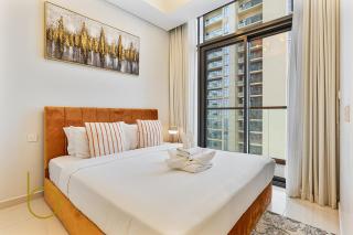 Bookable 2 bed Damac Aykon City with Balcony & Pool access - 9