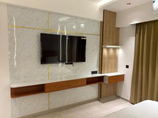 Galaxia Luxe Stay Omaxe Hazratganj mall - 4
