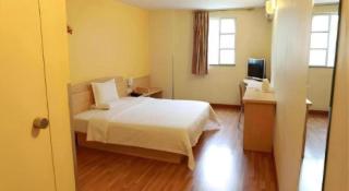 7 Days Inn Aksu Airport - 7