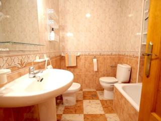 Enjoy a stylish experience at this centrally-located place ! - 9