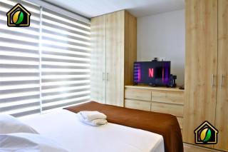 Stylish Apartment with 2 Queen Beds, Pool & Sauna Near Zona G - 2