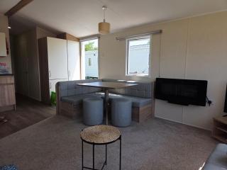 61, Stowford Gardens - 2