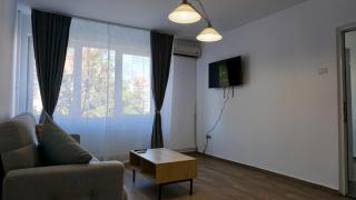 Chic and sunny downtown apartment - 4
