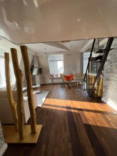 Central Park Street Apt - 4