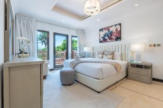 Private Beachfront Villa with Pool Access, Minutes from Nakheel Mall and Monorail, Canal Cove, Palm Jumeirah by Deluxe Holiday Homes - 2