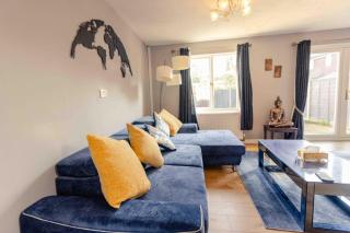 House - Sleeps 8 - Pet friendly - Garden - Parking - 9