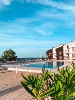 Poolside Paradise Apartment - 0