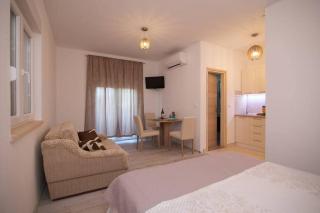 Apartments Becky on a sandy beach without crowd - 9