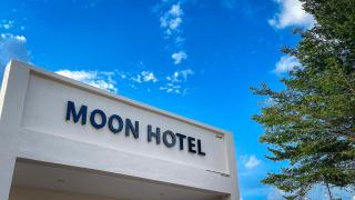 Moon Hotel - 9