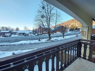 Cosy T2 au calme, proche centre et skibus, garage souterrain, balcon, TV, équipement complet - FR-1-624-90 - 0