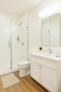 Marina Del Rey View 2BR in MDR - Pool, Jacuzzi, Gym - 0
