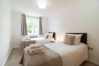 Riverside House - 1