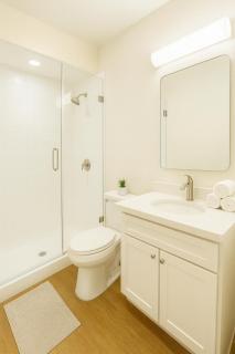 Marina del Rey 2BR Getaway - Pool - Spa - Gym - 1