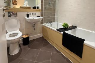 Flat - Sleeps 4 - Parking - Balcony - Pet friendly - 8