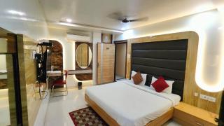 Hotel Sapphire Inn - 7