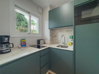 Skol 129 - Bright Renovated Beachfront Studio - 3