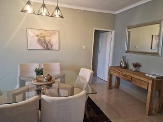 Luxe Comfort Retreat - 1