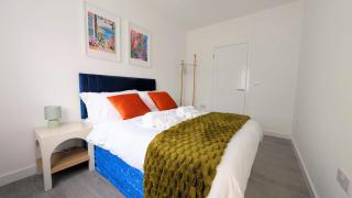 New! Delightful 2BR Flat in Woolwich - 6