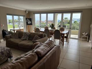 Shores Keep - Self Catering Home - 5