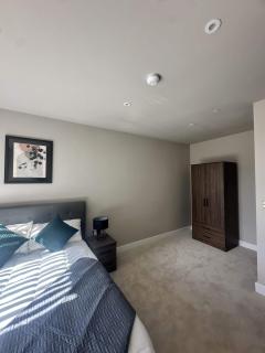 Modern & Spacious 1 Bed Apartment in Birmingham - 1