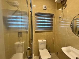 Fully furnished 4-bed Apartment - 9