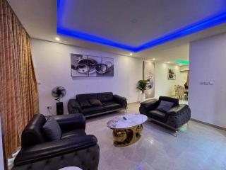 Fully furnished 4-bed Apartment - 1