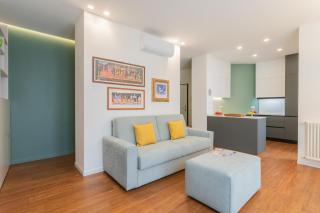 Como Volta Square with Terrace by Rent All Como - 8