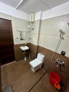 LAVIZ, Comfy 2BHK, Walk to Padmanabhaswamy Temple - 8
