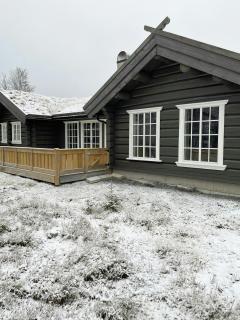 Timber Cabin With Views Over Golsfjellet - 0