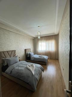 Stylish & Central 3BR AC Wifi 10 min to Beach - 8