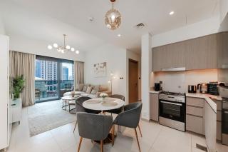 Act One Act Two Stylish 1BR Near Burj Khalifa & Fountains - 0