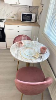 Pluminous Studio- Free Parking- No staircase - 8