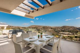 Luxury 3 Bed Flat Stunning Sea & Mountain Views - 0