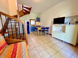 Holiday house with garden and pool - 9