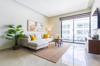 2BR Tropical Escape - Private Terrace, BBQ, Pool, Walk to Beach - 2