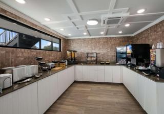 SureStay Plus by Best Western Pigeon Forge - 5