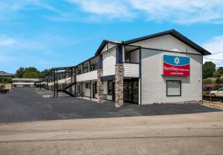 SureStay Plus by Best Western Pigeon Forge - 3