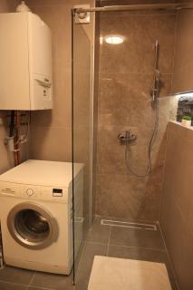 Heaven Luxury Stay - Prime Location with Free Parking - 8