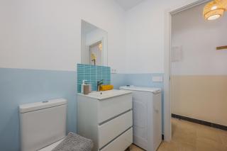 San Fermin, AC, 500Mbps, UK EU TV, Parking, 9 mins to Beach - 7