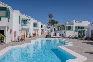 San Fermin, AC, 500Mbps, UK EU TV, Parking, 9 mins to Beach - 0