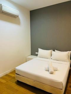 Majestic Infinity Pool by KLCC - 6