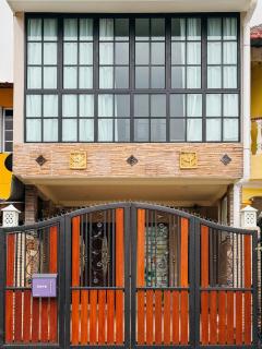 Batu Caves Cozy 2 Storey House with Free Netflix - 8
