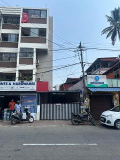 LAVIZ, Comfy 2BHK, Walk to Padmanabhaswamy Temple - 9