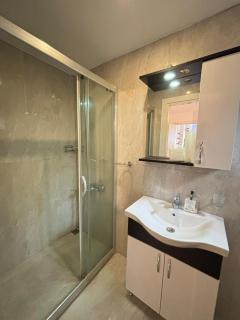 aura residence - 8