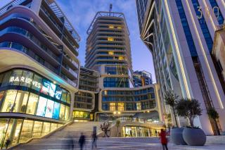 Official Mercury Suites, Stylish 2BR with Terrace by 360 Estates - 8