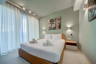 Official Mercury Suites, Stylish 2BR with Terrace by 360 Estates - 4