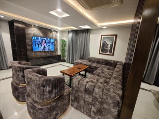 Gold Crest Mall & Residency Premium Apartments With Al-Fatah Store & Shopping Mall - 8