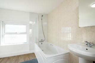 Gloucester Street Nest - 3BR Flat for 6 Guests - 3