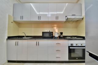 Central and Cozy Gem Balcony - 5