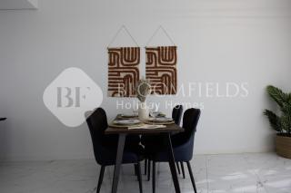 Bloomfields Deluxe 2br The Gate Masdar - 5